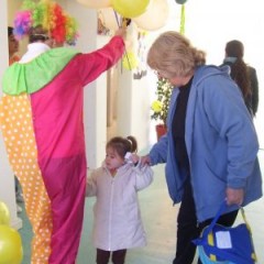 EN EL DIA DE LOS JARDINES DE INFANTES SE PRESENTO EL PAYASO SANTIAGO