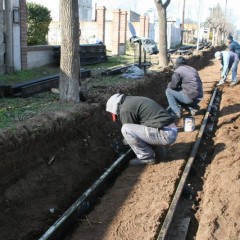 Se construye cordón cuneta en Barrio La Paz