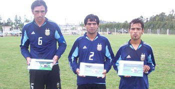 Gustavo Mansilla (1ro desde la izquierda) - Foto Archivo